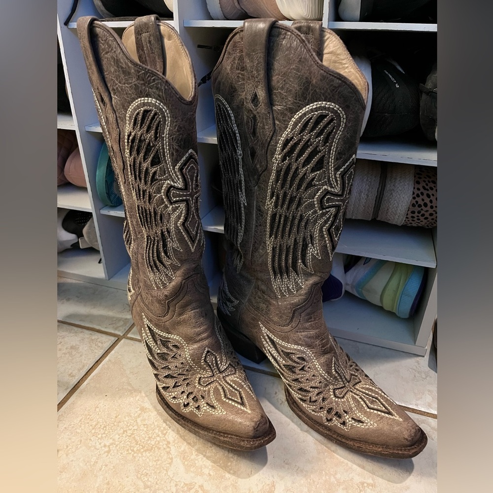 Corral boots